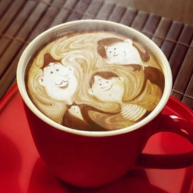 Obras de arte hechas en una taza de café Obras de arte hechas en una taza de café