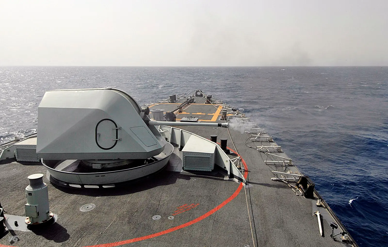 Cañones BAE Systems Bofors AB de 40 mm Mk.4 para la Armada