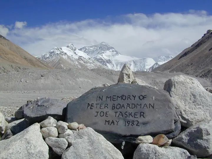 200 cadáveres en El Everest y se utilizan como pun +(Fotos)