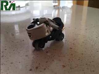moto hecha con encendedor