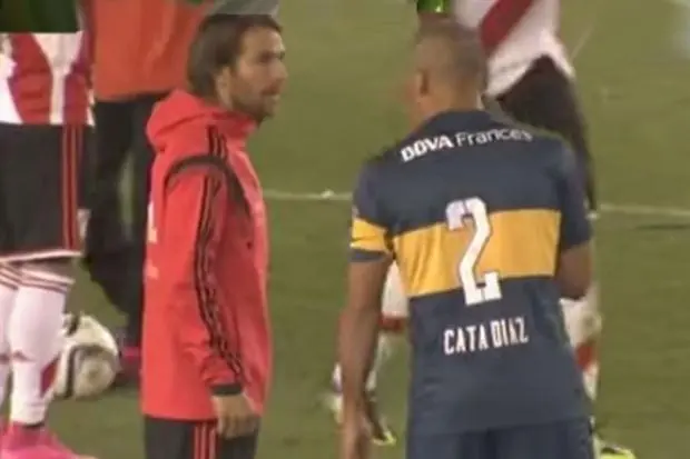 No le saludo en el Shoping y lo bardeo en la cancha