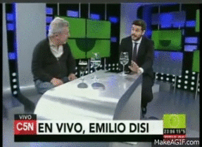 El proceso para hacer “desaparecer” la punta del Obelisco.