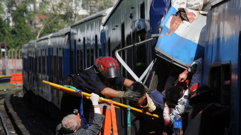 Impactante: el rescate a las víctimas de Once por dentro