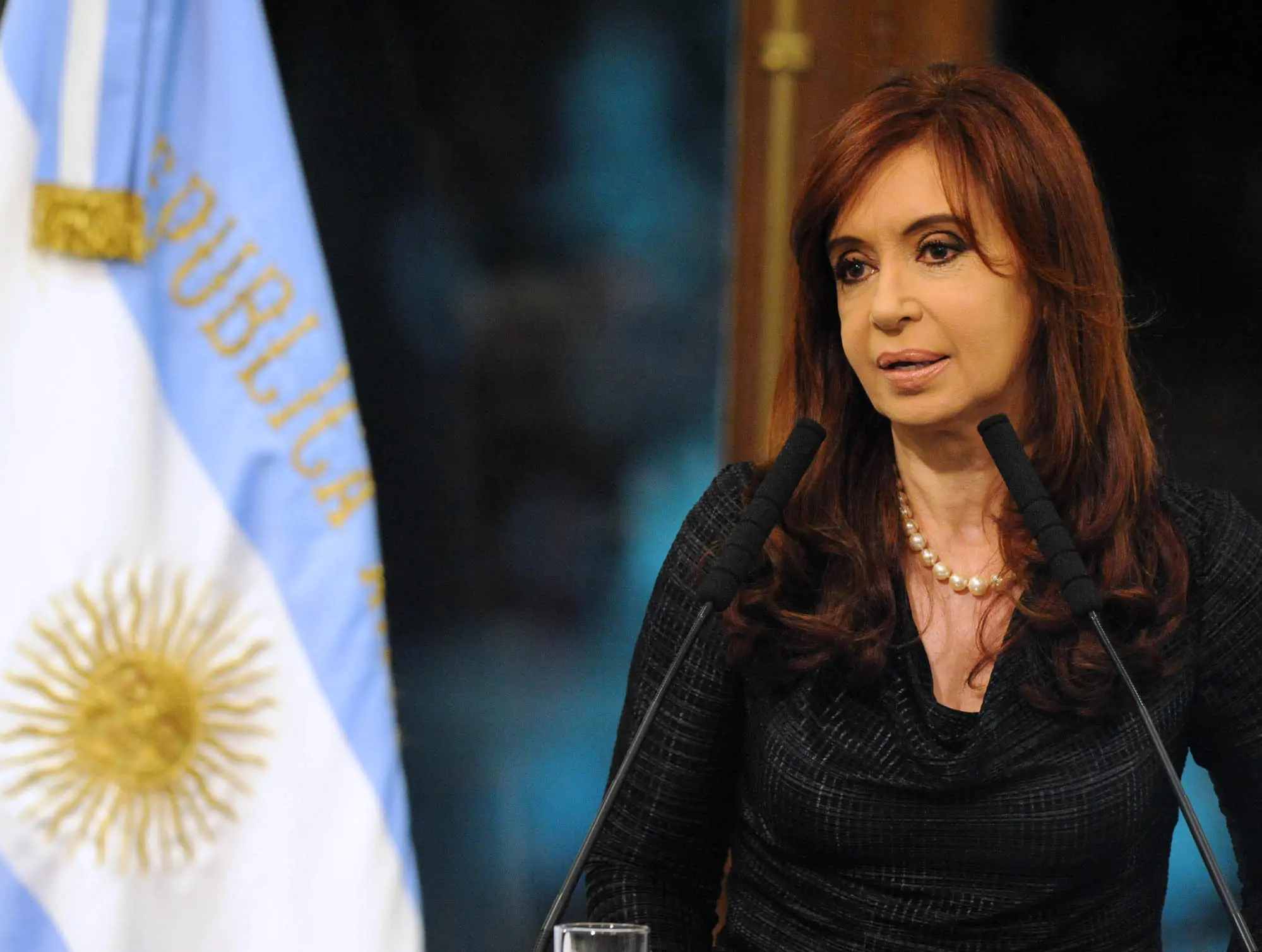 Cristina Kirchner haciendo cosas