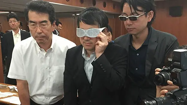 Unas gafas que impiden el reconocimiento facial fotográfico