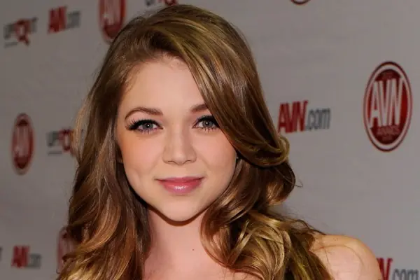 ¿Que actriz porno tiene tu edad? Enterate acá