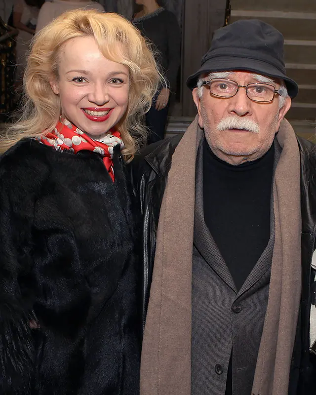 mujeres con hombres mayores