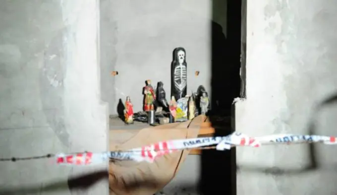 Tiran cadáver acribillado en santuario de San La Muerte