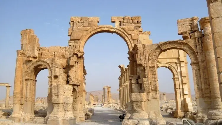 Video Impactantes: La destrucción del Arco del Triunfo de...
