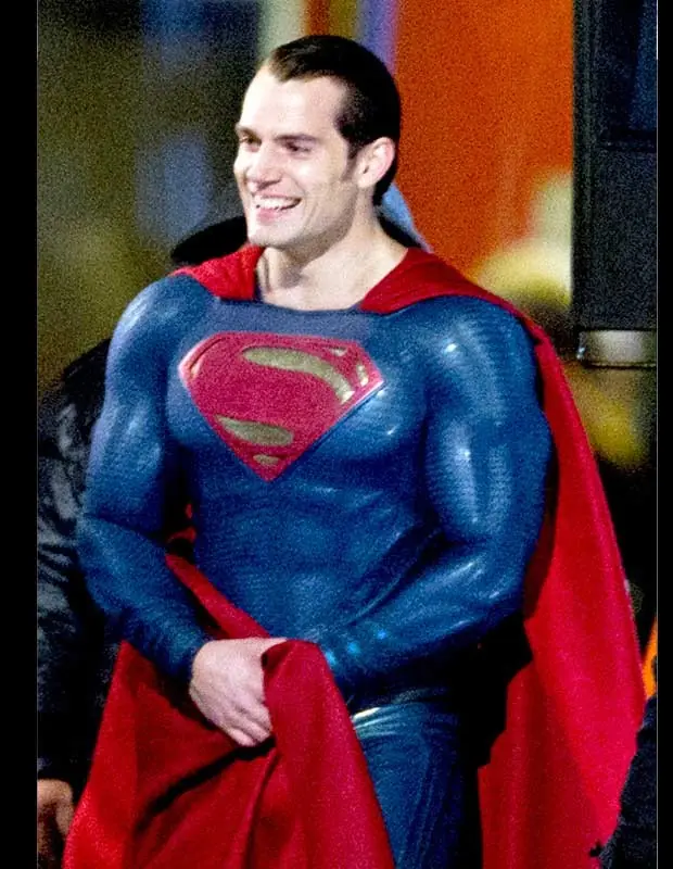 A Henry Cavill se le paro en una escena de Batman v Superman