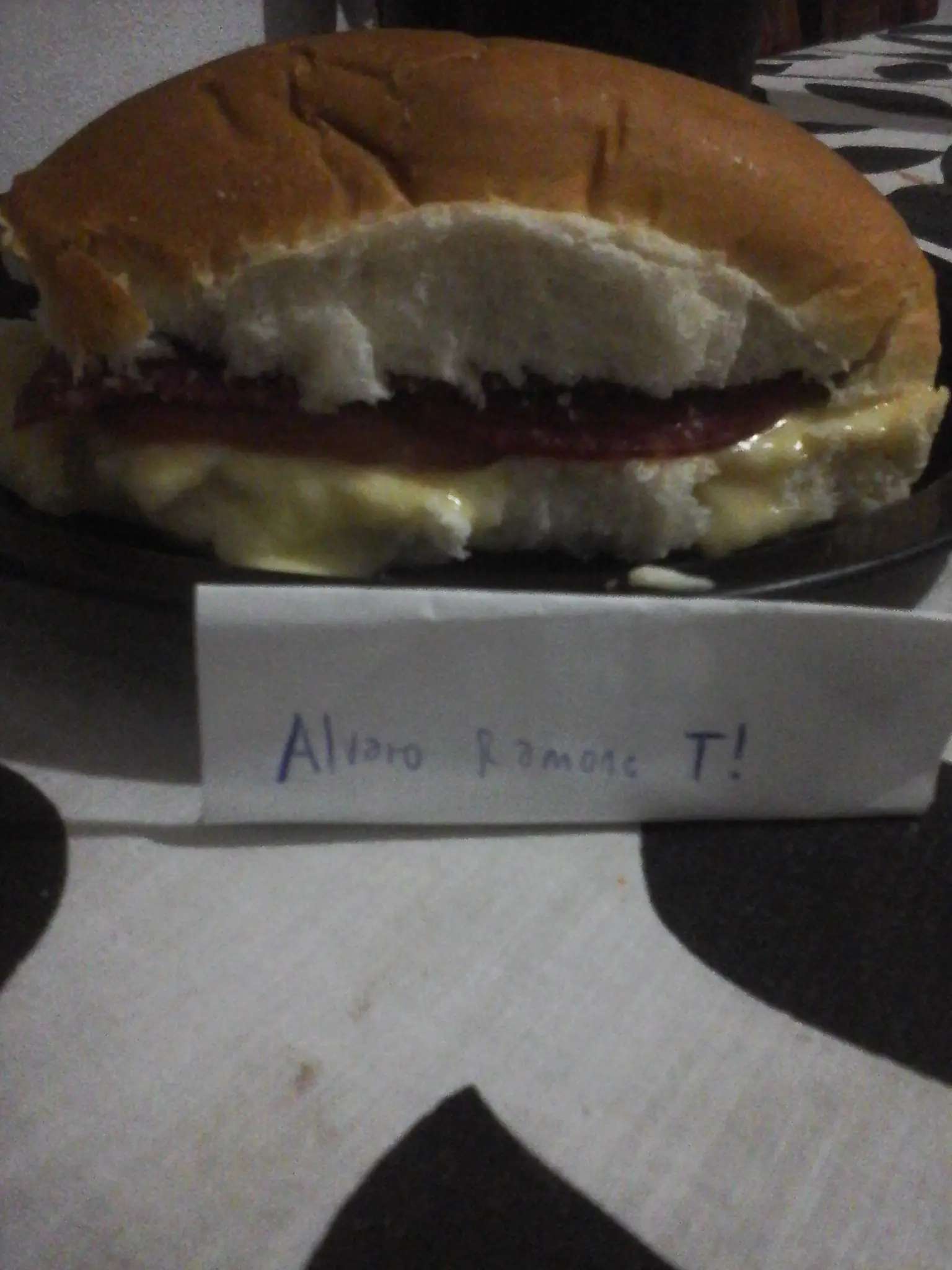 Me hice un virgo-sanguche y te lo muestro.