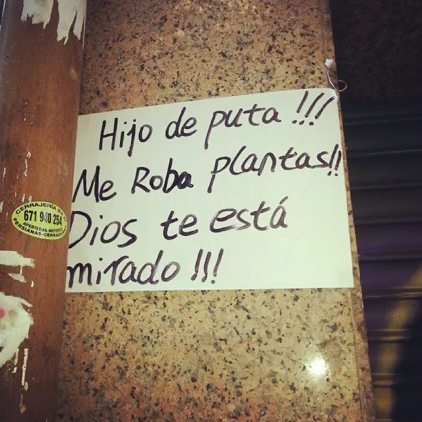Los mensajes más amenazantes para los vecinos en el ascensor