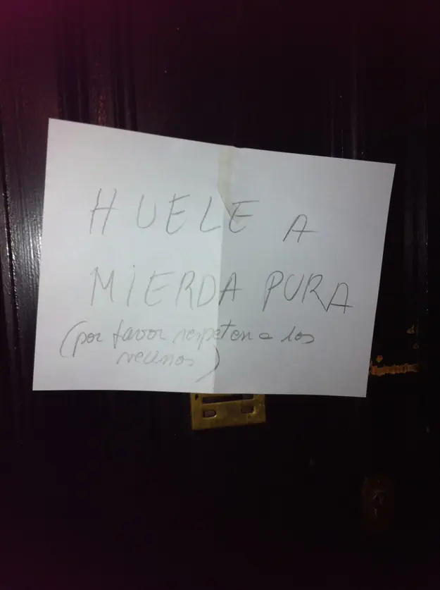 36 Carteles agresivos e ingeniosos entre vecinos