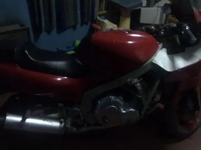 Restauré mi CBR600 Hurricane mirála