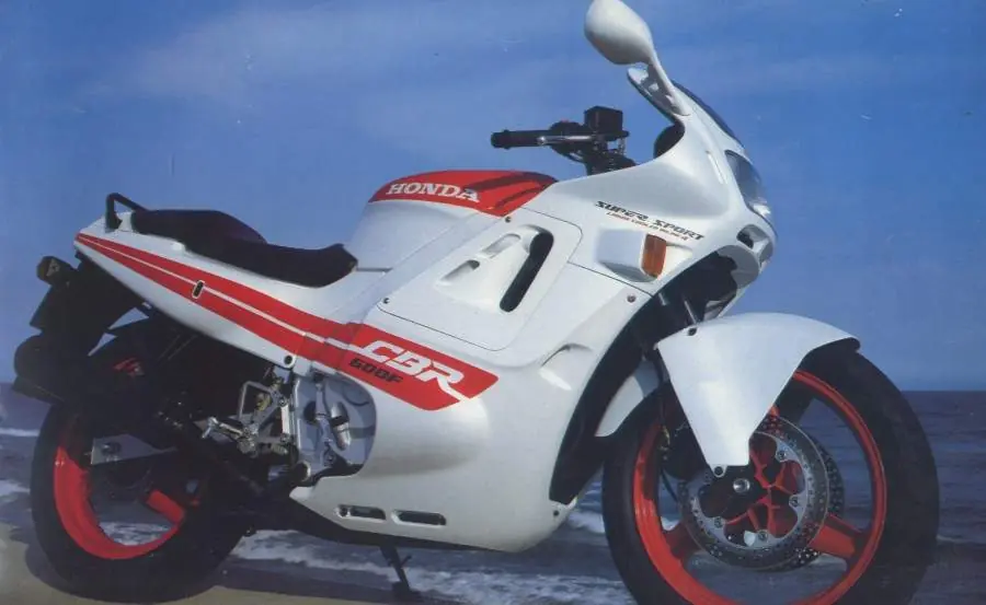 Restauré mi CBR600 Hurricane mirála