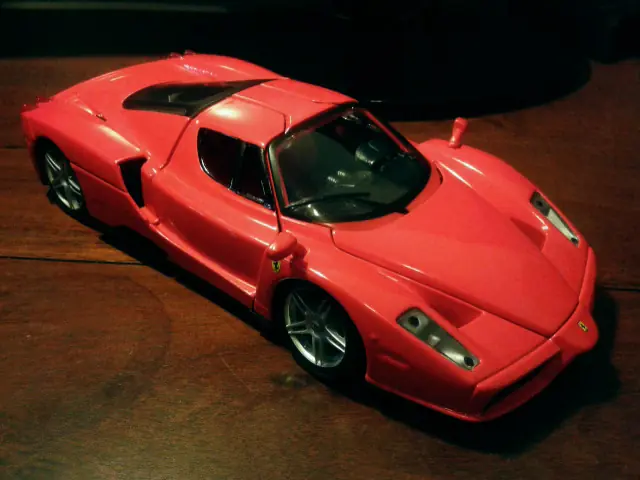 Tengo Ferraris y te las muestro, pasá