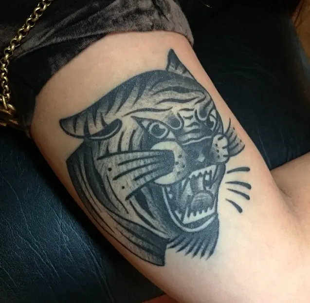 Juan Pablo Uberti (bajista Deny) - Tattoo Studio