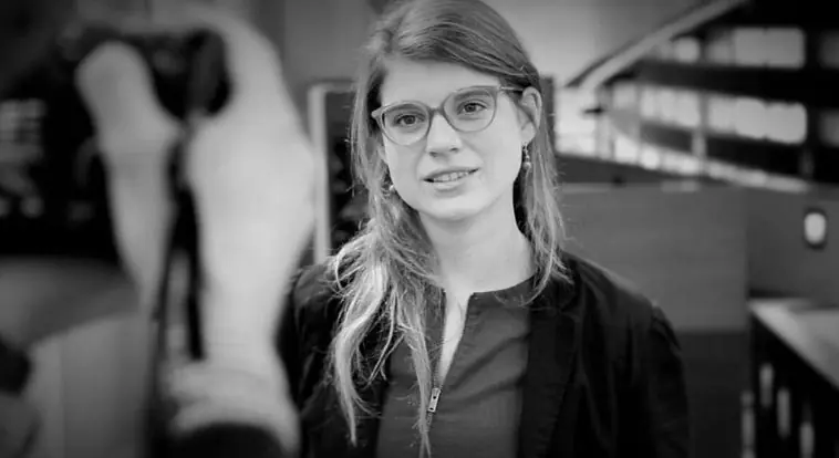 26 añitos,directora del Banco Nación,a comerlaa