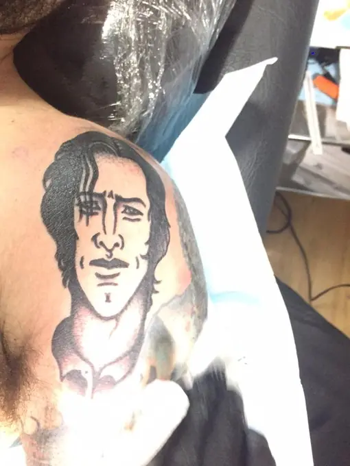 Fanático se tatuó la cara de Iván de Pineda