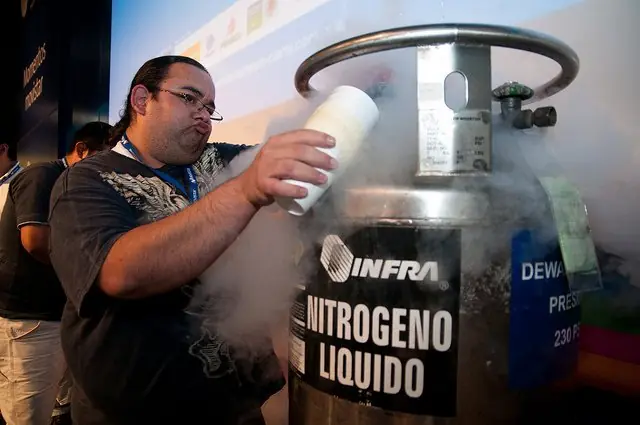 Porque los gases apestan?