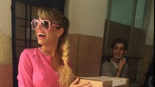 ¿Y el voto secreto? Xipolitakis se filmó en el cuarto oscuro