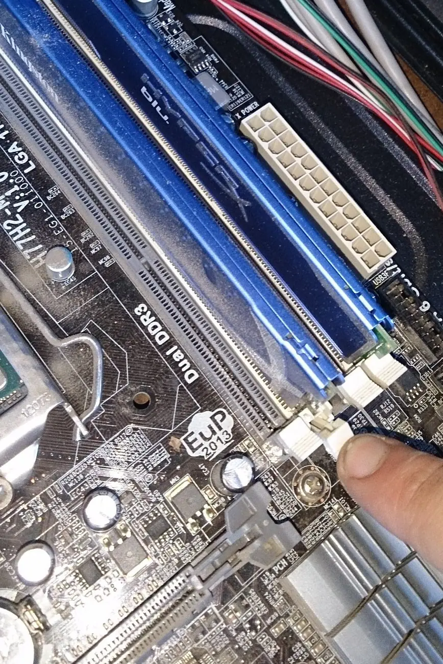 gabinete pc halcon