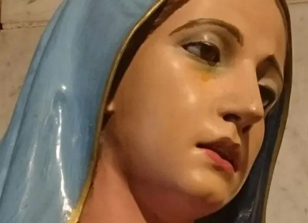 La virgen maria que llora