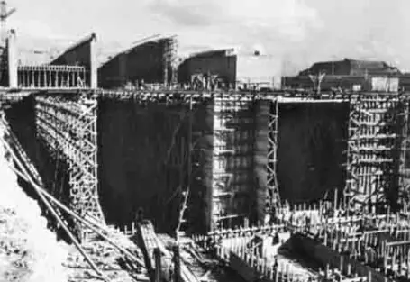 Estructuras Nazis en pie