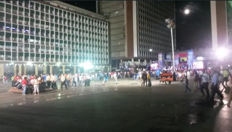 Y al final Maduro se quedó hablando solo