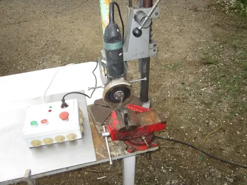 soporte de amoladora con soporte de taladro