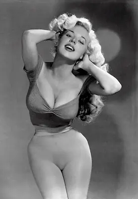 Pasa lince, te presento a Betty Brosmer la perfecta pin up