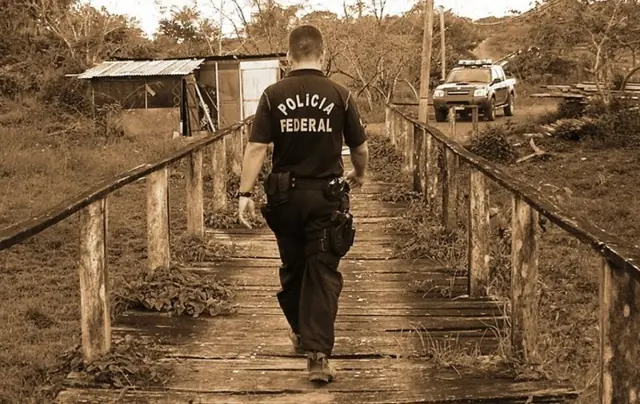 Fuerza Aerea de Brasil derriba avión