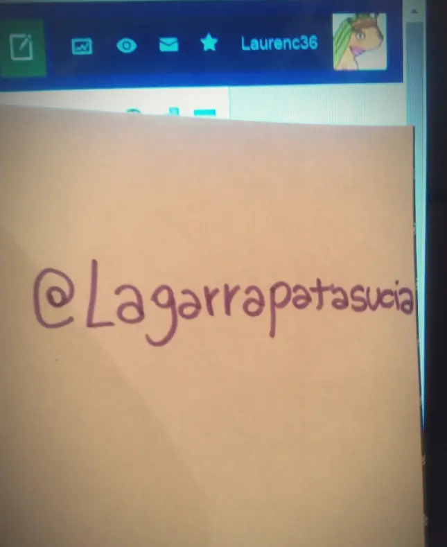 Entrevista a @Laurenc36, conoce a la "attention whore&q