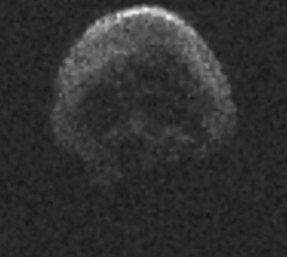 Meteoro 'Gran Calabaza' o Calavera roza la Tierra