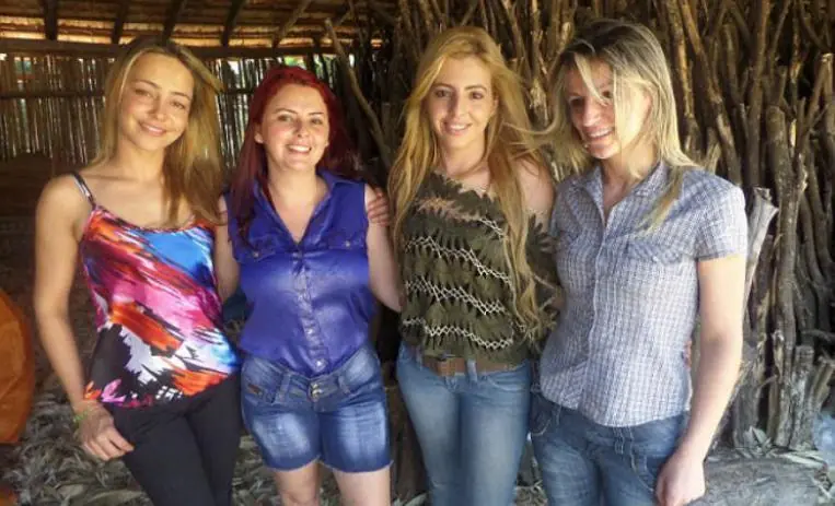 mujeres mujeres