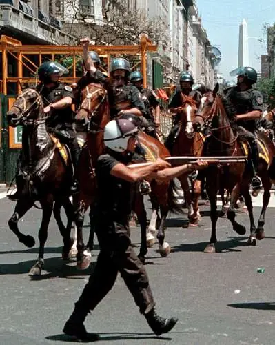 Crisis 2001