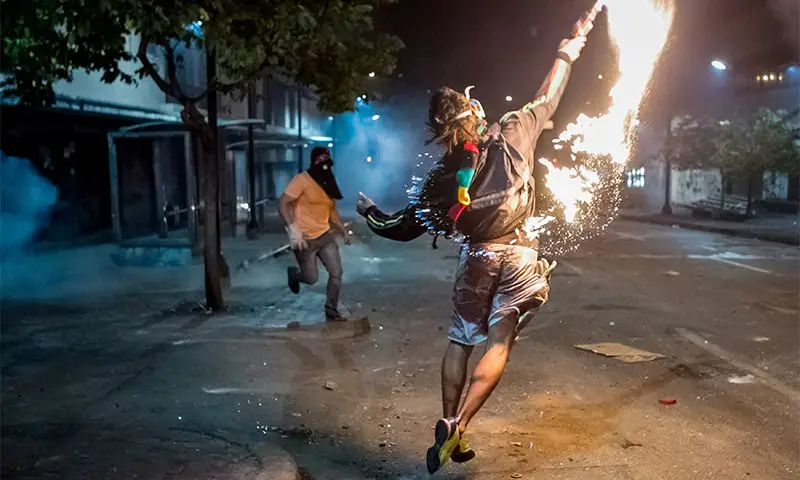 La ultra vzlana prepara revolución de colores post-electoral
