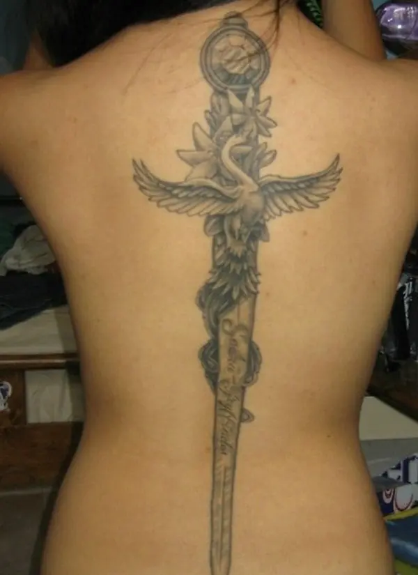 Tatuajes en la espalda para chicas
