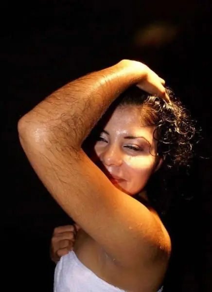 Velluda: Mujeres con mucho Vello.