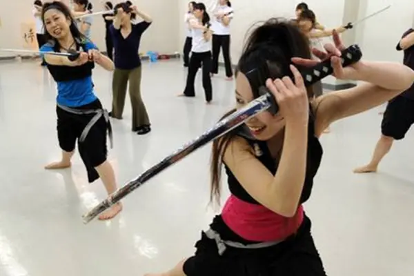 La katana es la última moda fitness en Tokio