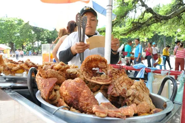 Las 7 cosas más asquerosas encontradas en comidas rápidas