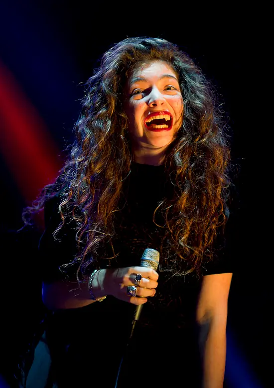 Cosmopolitan Notas para perturbar a la juventud