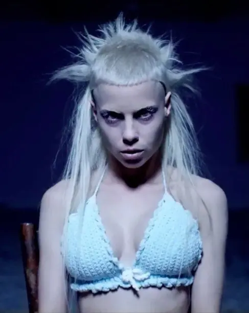 Yolandi Visser esa rara belleza pasa rufian