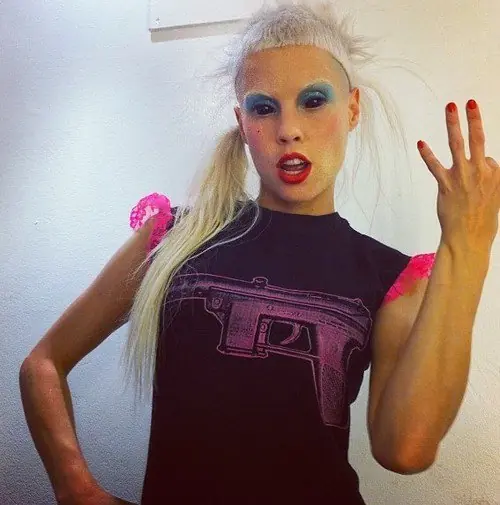 Yolandi Visser esa rara belleza pasa rufian Yolandi Visser esa rara belleza pasa rufian