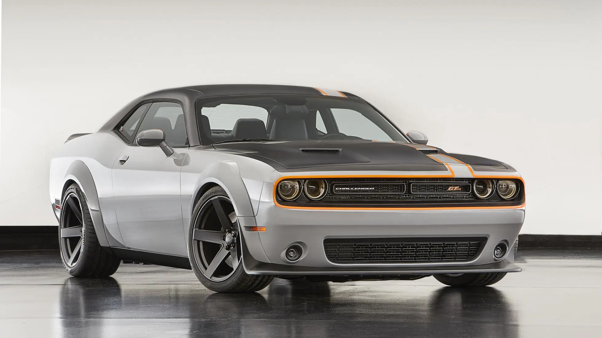 Dodge Challenger modificado por Mopar - 4x4 - pasa a verlo!