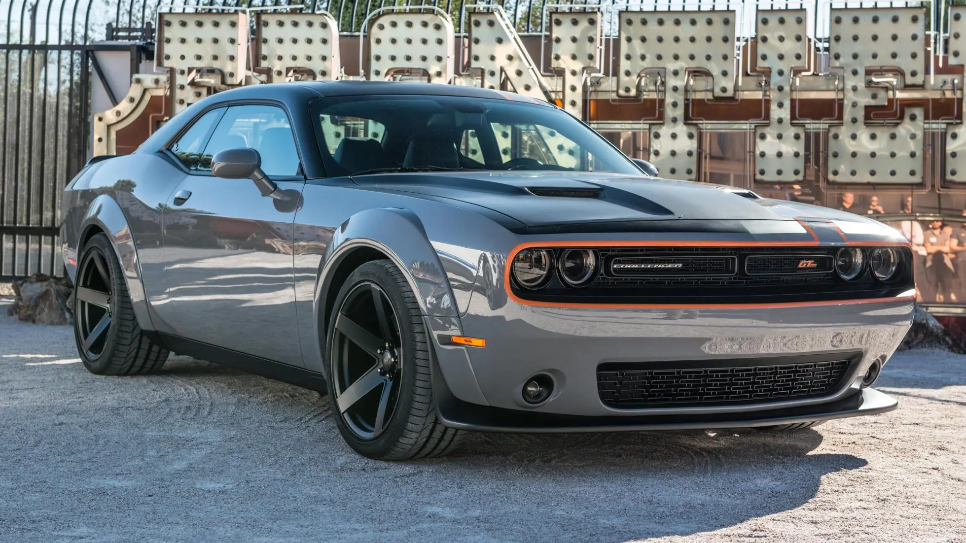 Dodge Challenger modificado por Mopar - 4x4 - pasa a verlo!