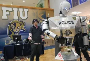 Macri tenia razon, hay Robots policias, medicos, militares