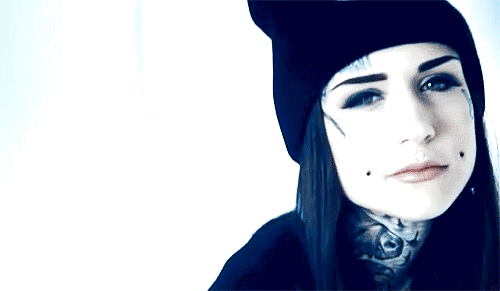 Monami Frost, Hermosa mujer que te dejara amando sus tattoo