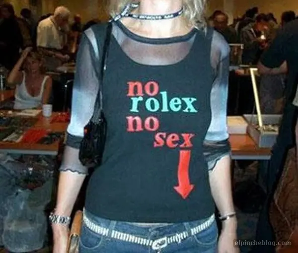 10 Formas de reconocer a una mujer interesada