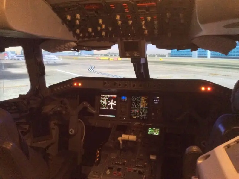 • Así funciona un simulador de vuelo profesional